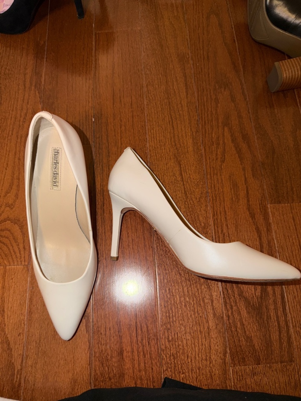 Charles David Ivory Pointed-Toe Stiletto Pumps size 7.5